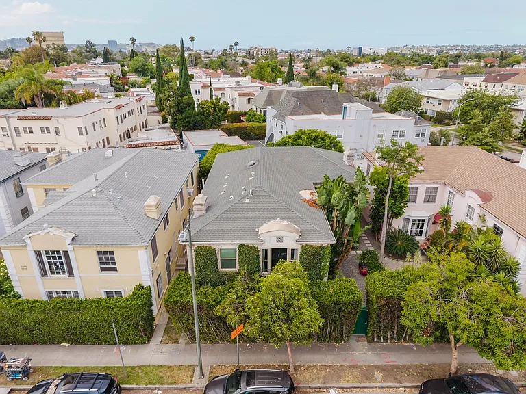 5962 San Vicente Blvd #4 — Photo 34
