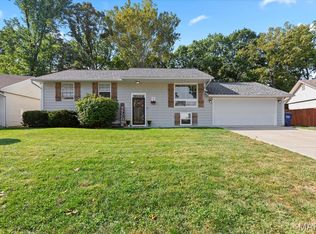 8 Belleau Lake Ct, O'Fallon, MO