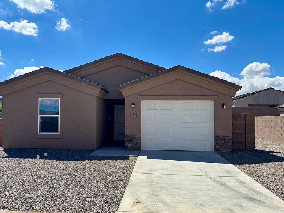 1st image of 676 Vista Grande Dr