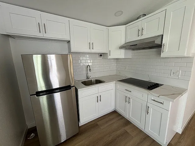 553 N Fairhaven St — Photo 2