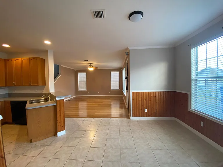 2549 Twain Dr — Photo 17