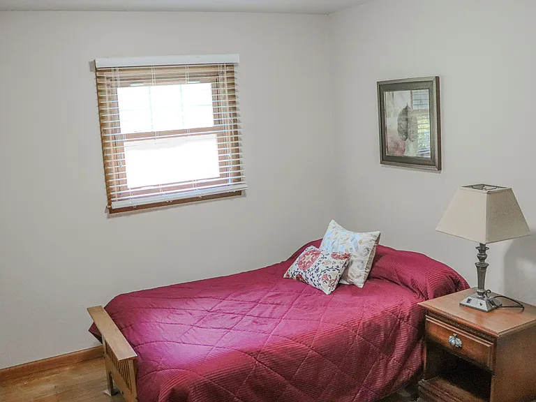 122 S Peters Ave — Photo 5