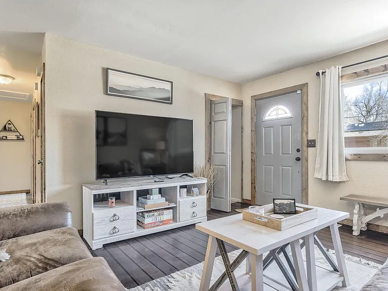 730 Beldon Dr — Photo 12