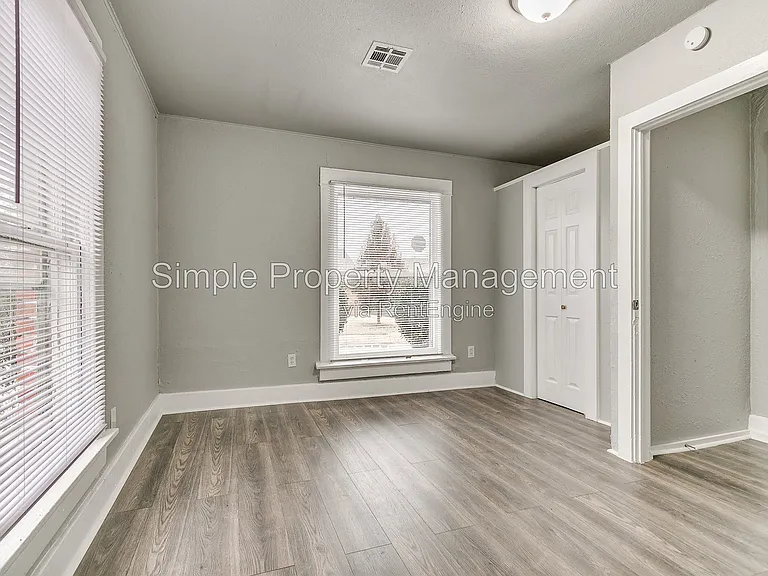 1728 NE Euclid St — Photo 4