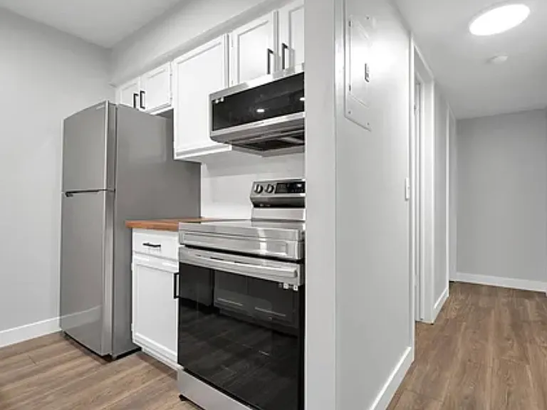 Legacy at Shoreline Apartments — Photo 7