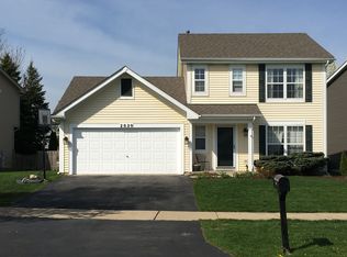 2020 Crossing Ln, Naperville, IL 60540