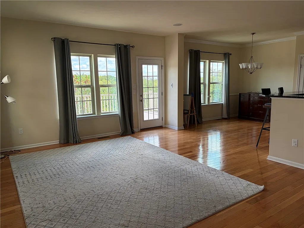 3 bed, 2.5 bath, 1752 sqft, $3,400 — Photo 2