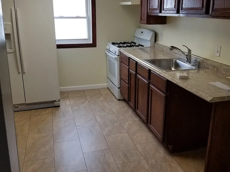 26739 Syracuse Ave — Photo 5