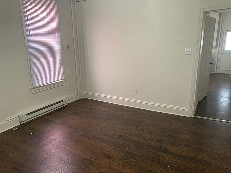 1127 W Poplar St #1 — Photo 10