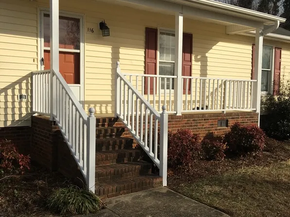 116 Overland Ct, Mebane, NC 27302
