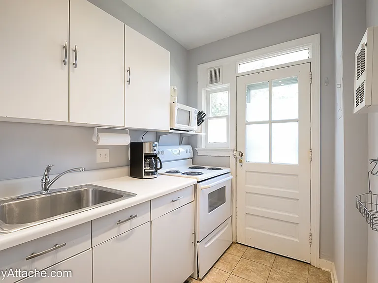 10 Ashby St — Photo 7