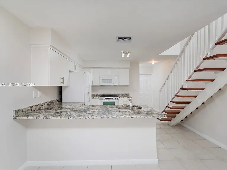 15389 S Dixie Hwy #25 — Photo 2