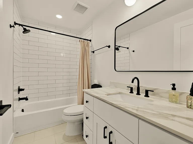 4129 8th St NW #1 — Photo 30