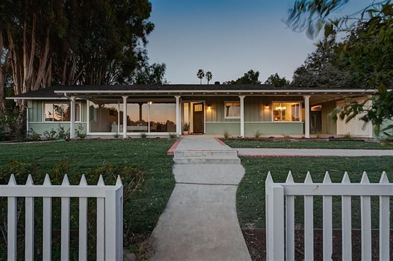 1st image of 317 Verano Dr