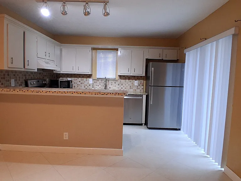 303 Waterview Dr — Photo 59