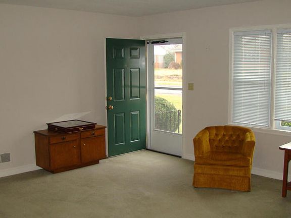3rd image of 4318 Fontaine Dr