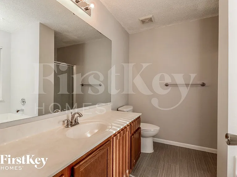 3114 Five Oaks Dr — Photo 9