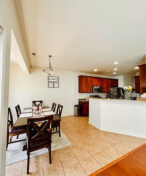 1019 Parkland Pl — Photo 6