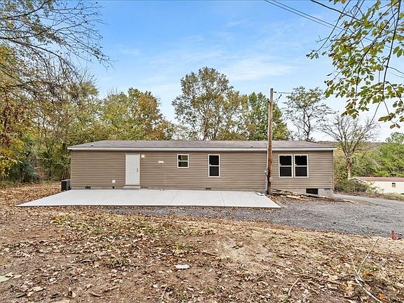 4th image of 424 Hiwassee Rd