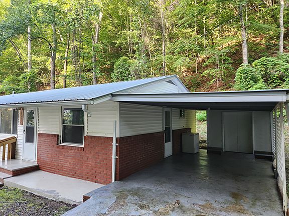 3rd image of 1625 Shepherds Creek Rd