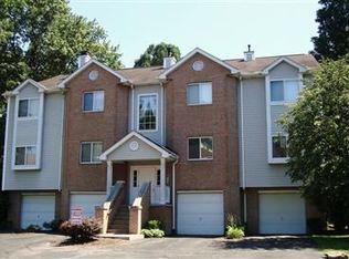 350 Village Pointe Dr UNIT 350-2, Akron, OH 44313