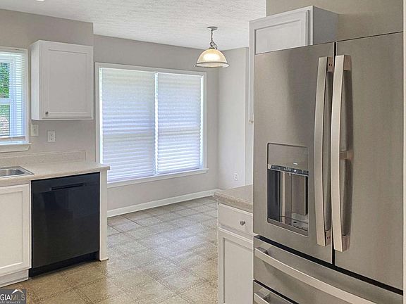 3rd image of 2550 Plymouth Way