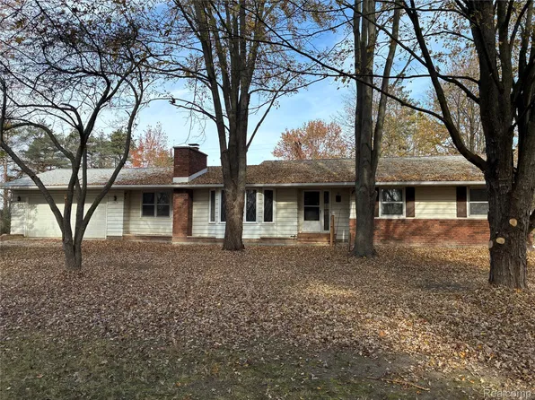 11630 Rynn Rd, Emmett, MI 48022