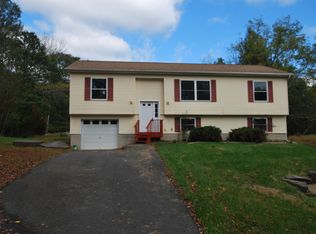 157 Magic Mountain Rd, Henryville, PA 18332