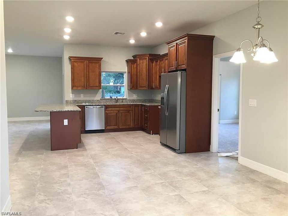 2nd image of 4013 34th St SW