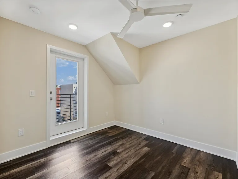 1804 W Berks St — Photo 23