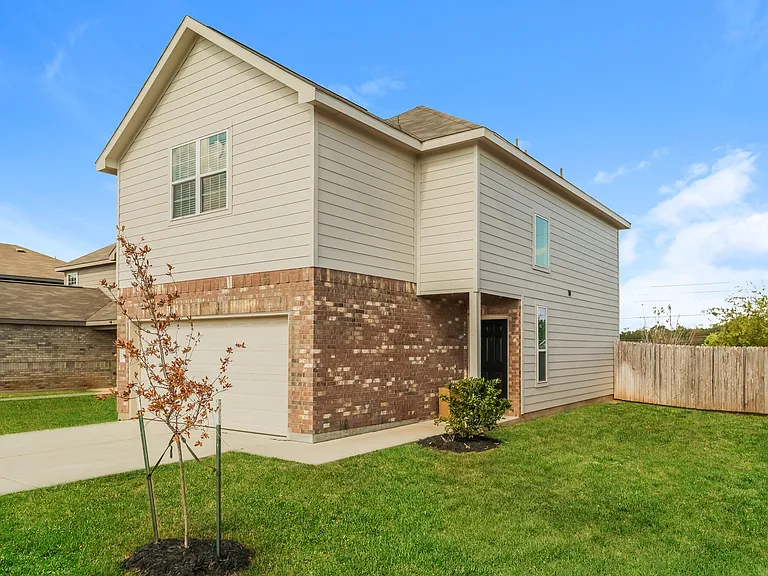 1003 Harper Ln — Photo 3