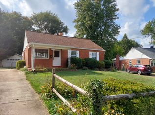 1830 Olmstead Dr, Falls Church, VA 22043