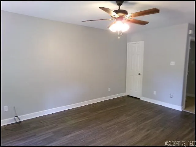 2 bed, 1.0 bath, 858 sqft, $725 — Photo 3