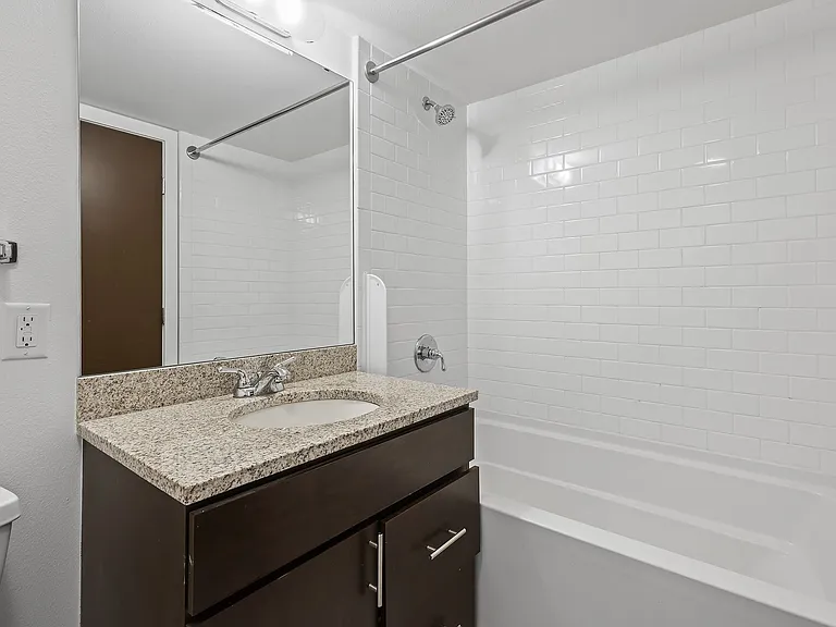 Emerson Lofts — Photo 40