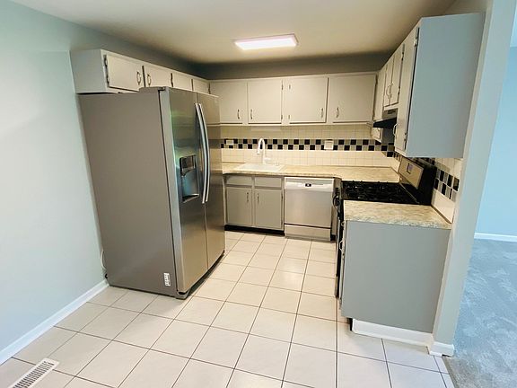 4th image of 12 Eastham Ct #12
