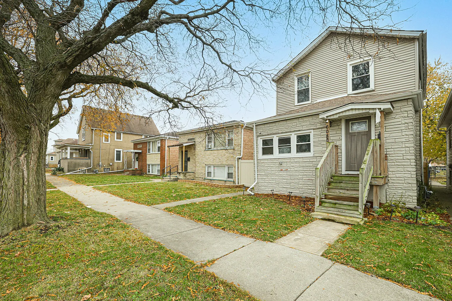 608 S 12th Ave photo 1