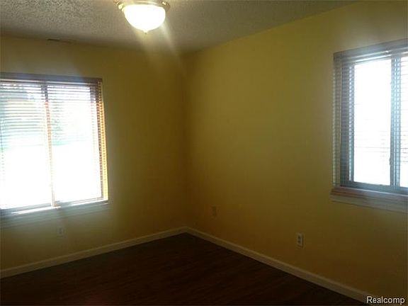 4th image of 43455 Cape Dr