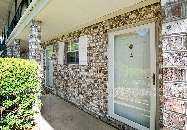 516 Arlington Dr #A4 — Photo 3
