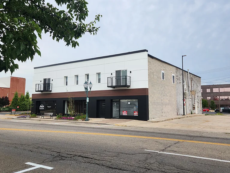 213 E Center St #B — Photo 18