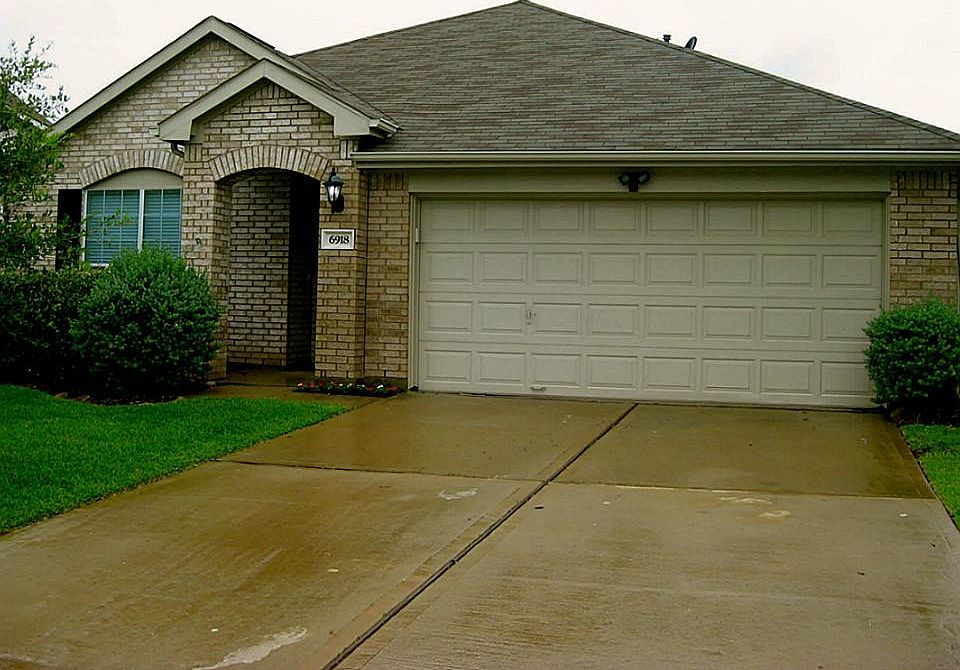 1st image of 6918 Stoneyvale Dr