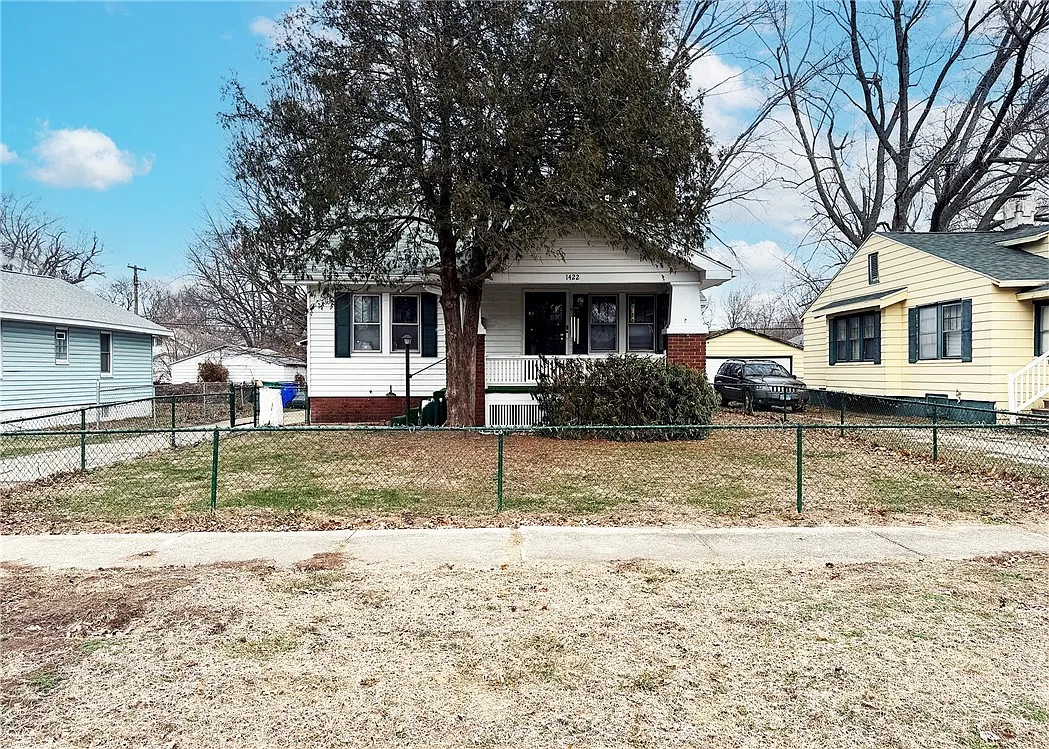 1422 E Sedgwick St photo 1