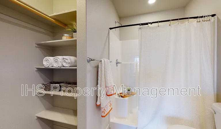 2513 E Helena St #A — Photo 12