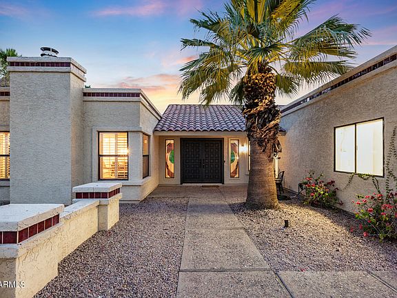 3rd image of 3312 S LOS FELIZ Drive