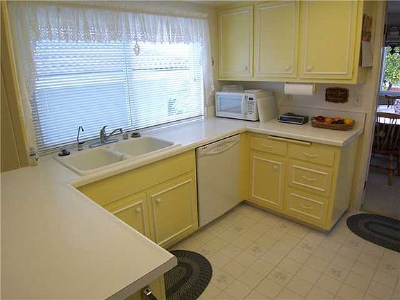 5th image of 6752 Rockglen Ave