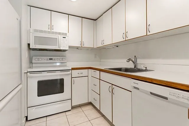 193 Oak St #508 — Photo 2