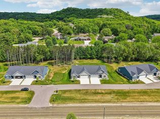 N842 Golf Rd #4, Prairie Du Sac, WI 53578