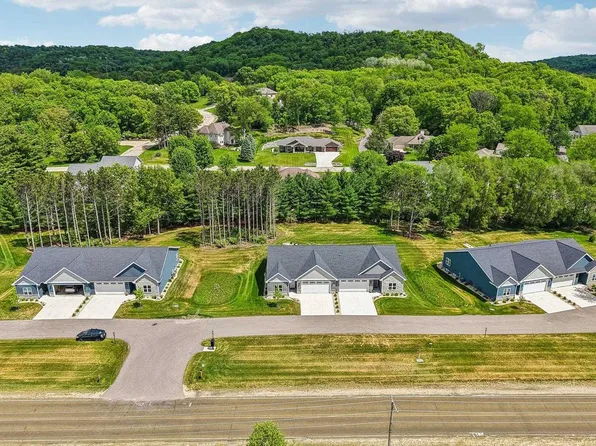 N842 Golf Road #4, Prairie Du Sac, WI 53578