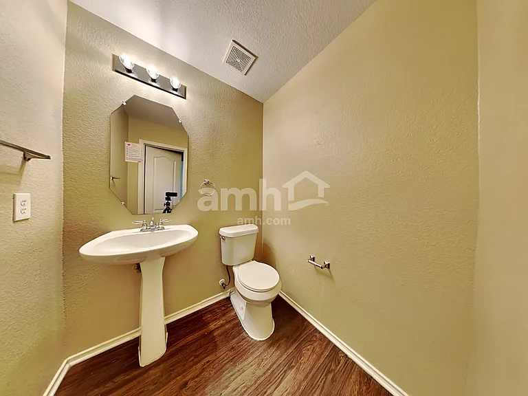 729 Redwing Dr — Photo 9