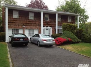 3 Knoll Ln, Smithtown, NY 11787