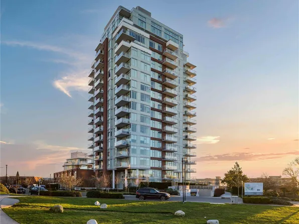 60 Saghalie Rd #604, Victoria, BC V9A 0H1